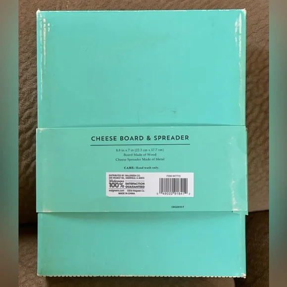 Wood Cheese Board & Spreader (8.8 x 7 in) - Picture 8 of 12